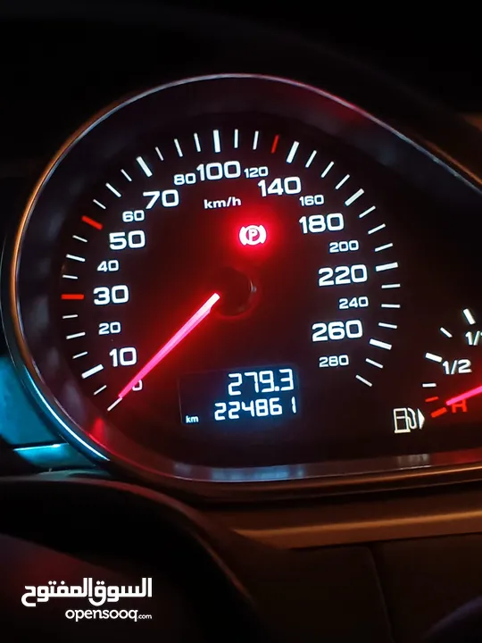اودي كيو7 بنزين 3سوبر شارجر موديل 2011فل الفل كل شي كهربه تسكير +فتح عرموت