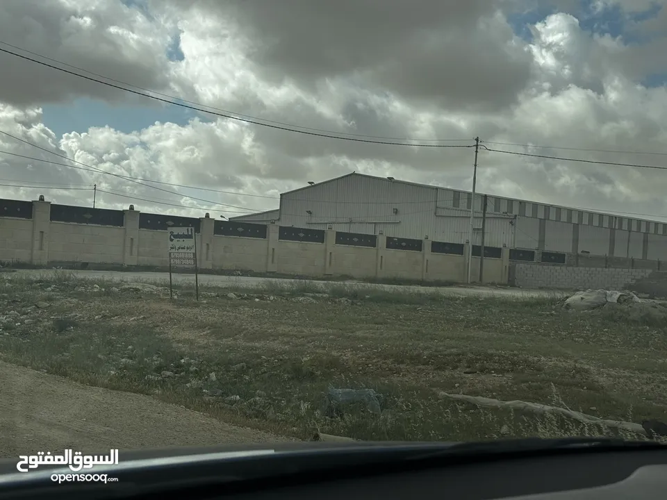 أرض للأيجار أو الاستثمار تصلح لبناء هنجر و مستودعات او كراج شاحنات خلف مقبرة المسيحية قرب الترخيص