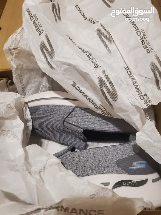 SKECHERS MEN'S GO WALK ARCH FIT .