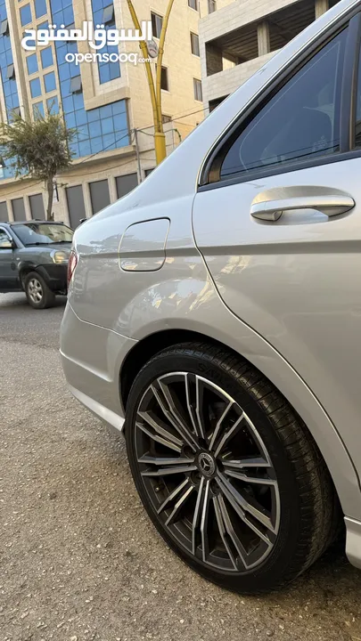 Mercedes Benz c180 للبيع موديل 2010  بنزين 1800