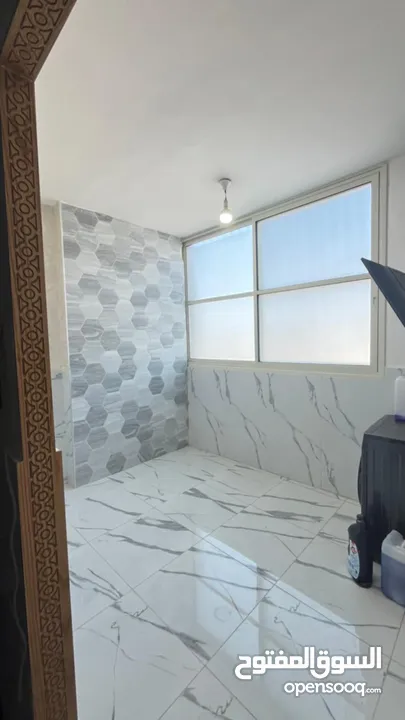 شقة للبيع في عمارة طابق ثاني قريبة من الاستخبارات في قلقيلية منطقة المرج