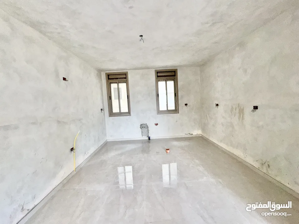 شقة جديدة وموقع مميز