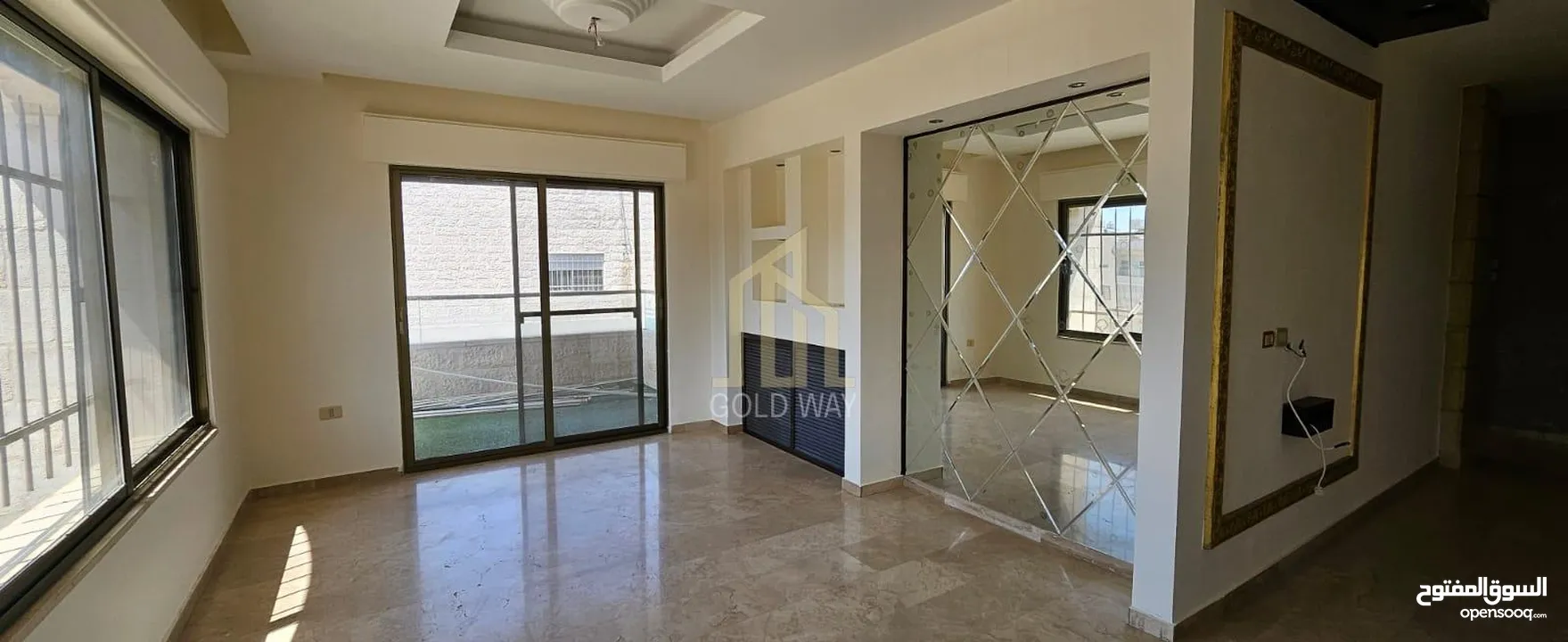 في أجمل مواقع الرابية قرب المدارس المعمدانية شقة طابق ثالث 200م بتشطيبات راقية /ref 9009