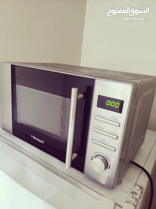 microwave oven for sale. second hand item.