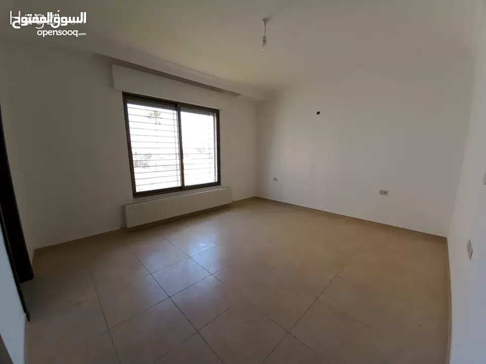 شقة غير مفروشة للإيجار 200م2 ( Property 15948 ) سنوي فقط