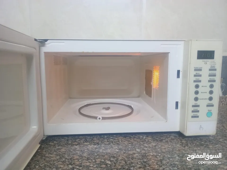 غاز أيطالي ست عيون +ميكرويف سوني ابيض ممتاز