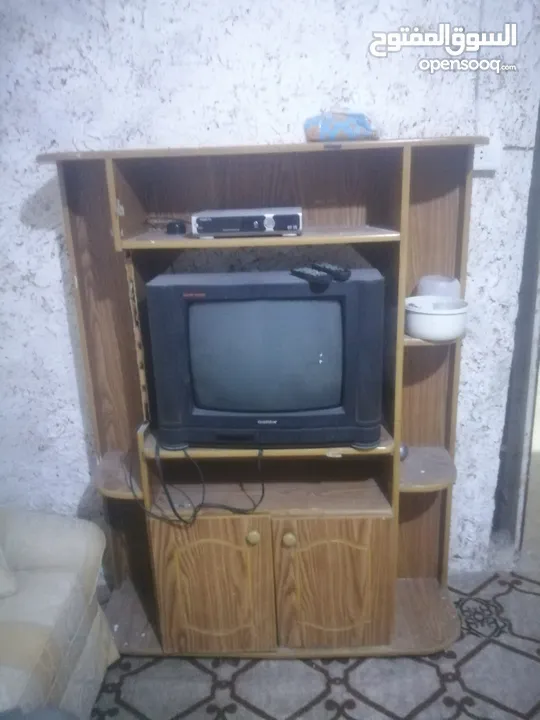 بوفيه مع تلفزيون ورسيفر