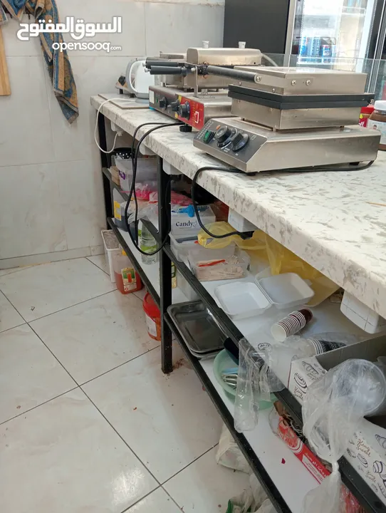 أدوات للبيع
