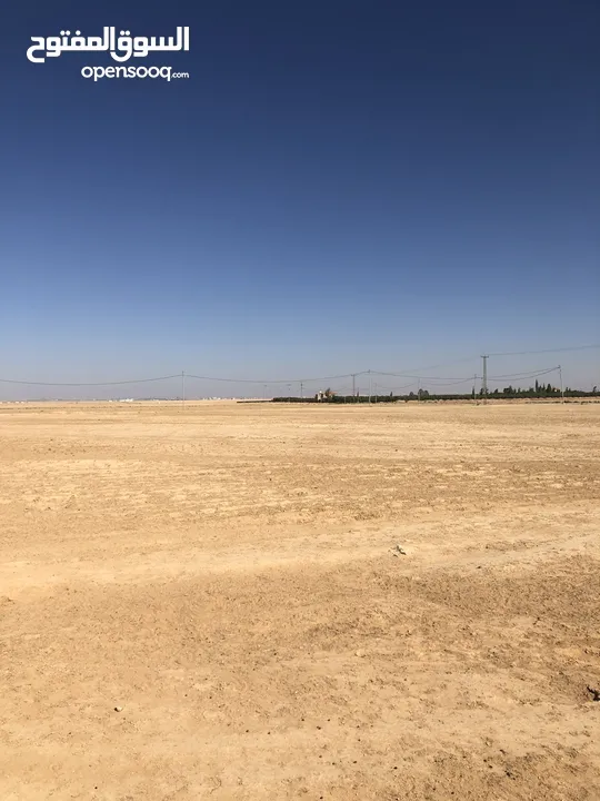 في قرية القنيطرة على الشارع المعبد مباشرة كهرباء على امتداد الشارع / مشروع مميز من المالك مباشرة