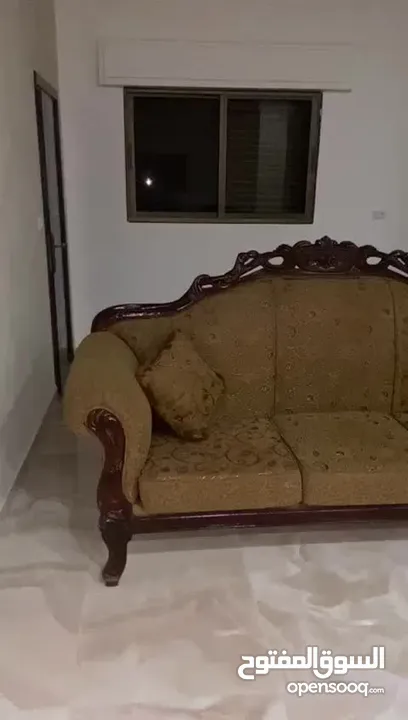 طقم كنب مستعمل بحاله جيدة