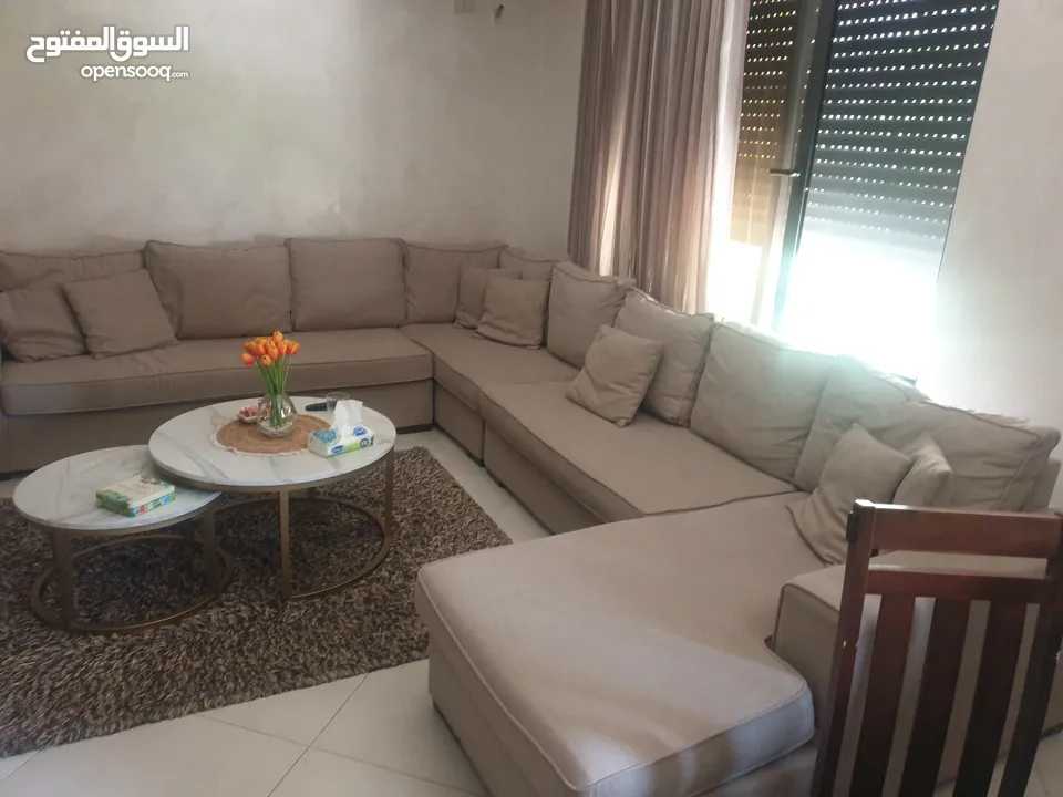 طقم كنب جلوس للبيع بحاله ممتازه
