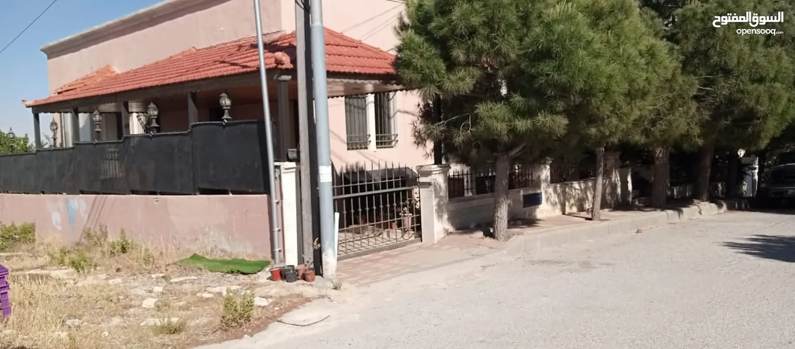 فيلا دوبلكس للبيع بعد دوار المغناطيس قرب الكلية العلمية الاسلامية