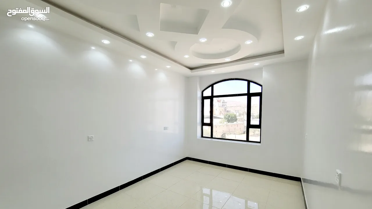 شقة للبيع في صنعاء حده مساحة 140 م جاهزه تشطيب سوبر لوكس الدور 4 للتواصل