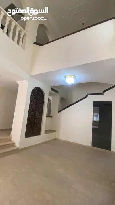 3Me26 Fanciful 10BHK Commercial Villa in MQ