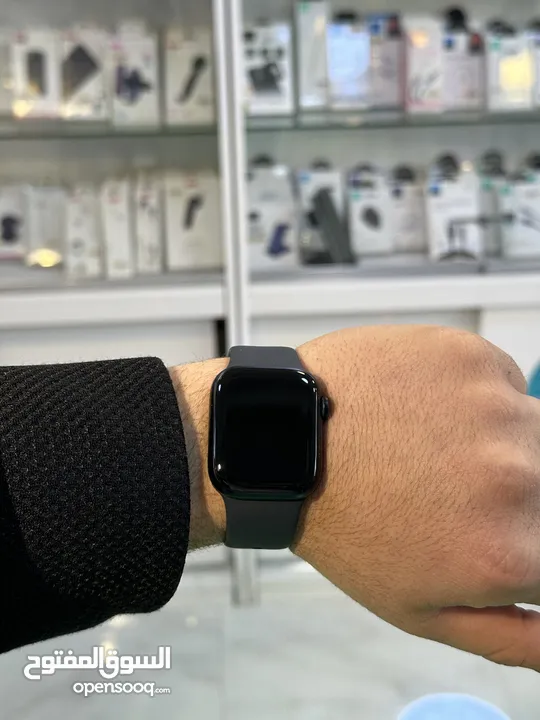 Apple Watch s8 41mm شبه جديد