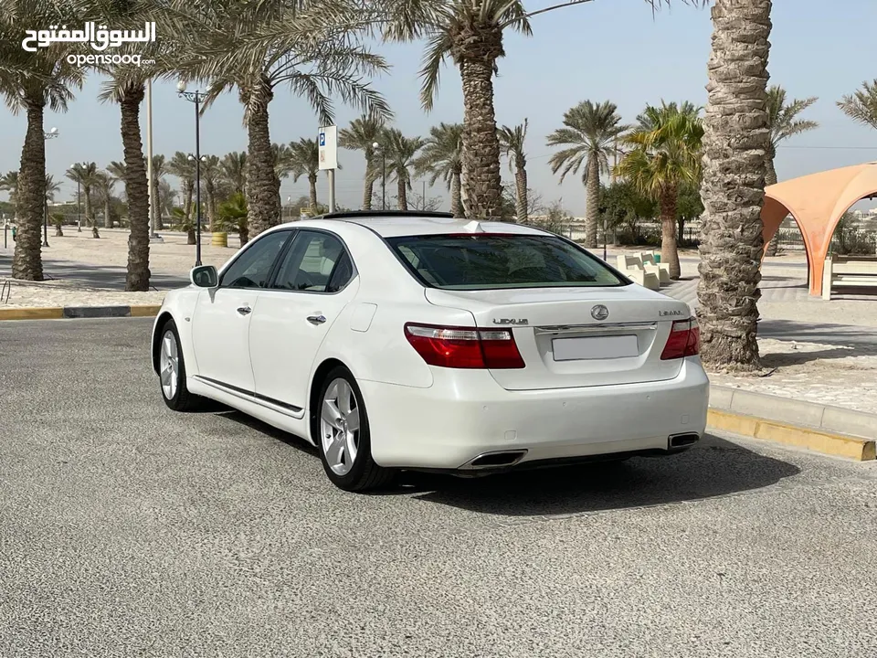 Lexus L460L