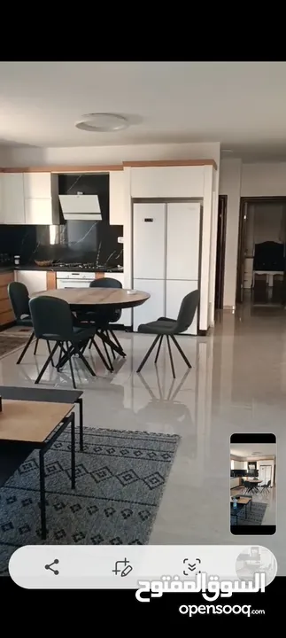 شقه ديلكوس  في عماره مفروشه بل كاملفي منطقه  اريحان سعر الايجار كل شهر الف و200دولار