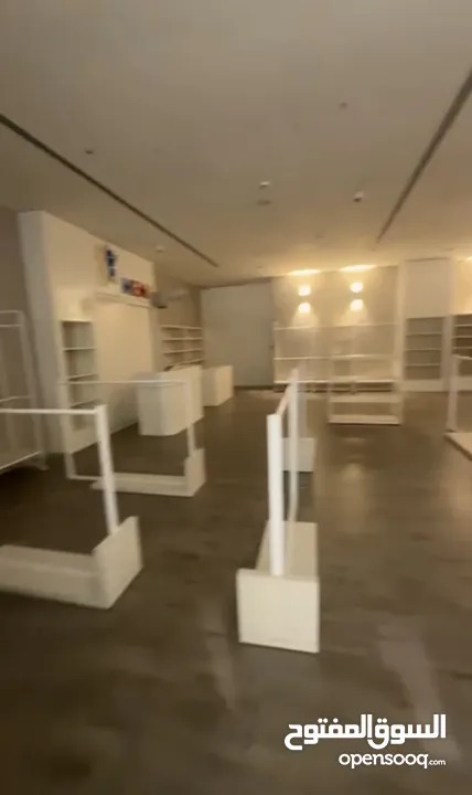 معرض ومحل جاهز فرصة استثماريه ومشروع جاهز