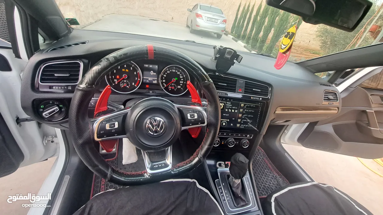 لحق اااذا بتلحق بسبب السفر جولف gti mk7 2015  بسسس على 79 الف ككاااش فقط