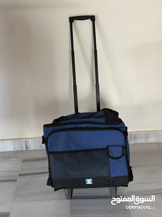 New large capacity insulated cooler box with  Wheels ايس بوكس او حافظ طعام بارد مع عجلات جديد