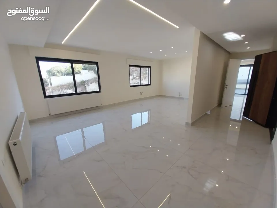 شقة غير مفروشة للبيع ( Property ID : 39054 )