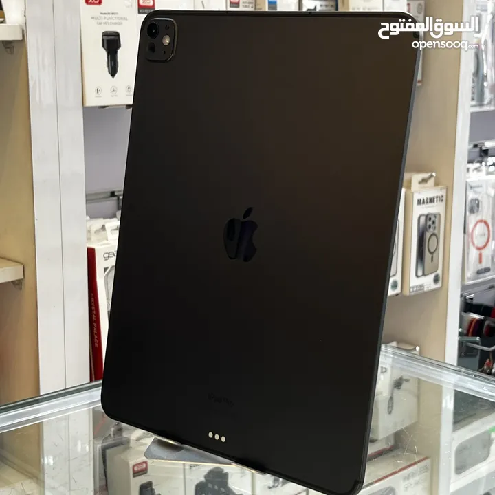 iPad Pro 13-inch (M4) Wi-Fi + Cellular Battery  : 100%