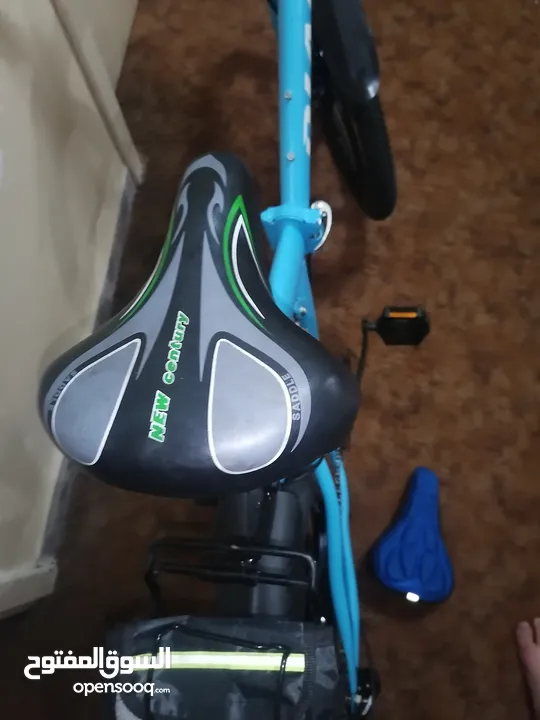بسكليت جنط 26 لون ازرق قابل للطوي بحاله الوكاله ولا خدش مع الكفاله 1 سنه إقرأ الوصف bike