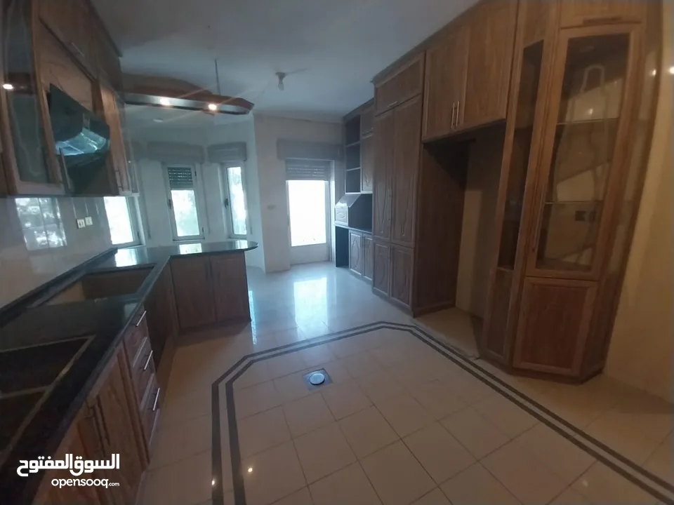 شقة غير مفروشة للإيجار ( Property 38846 ) سنوي فقط