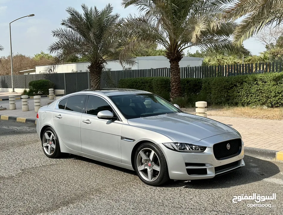 Jaguar XE 2.5 model 2016 98,000km full option