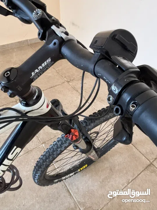 بسكليت jamis للبيع بمواصفات مميزة وسعر مميز