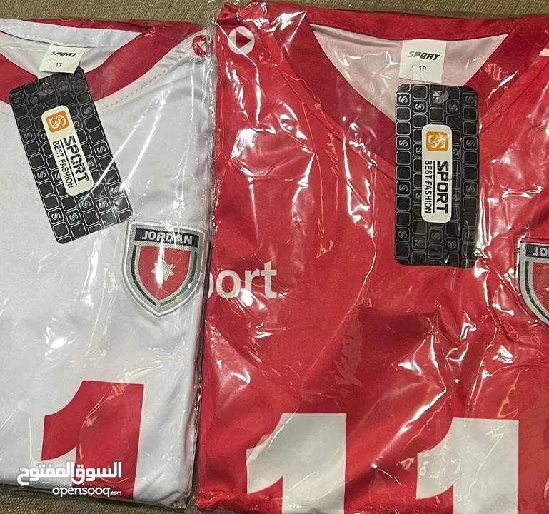 وفرنالكم طقم المنتخب الاردني ولادي شورت + تيشيرت باللون الابيض والاحمر بالرقم 11 و 10  من 9 ل 13 سنه