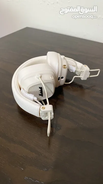 Marshall Major V Wireless on-ear headphones with 100+ hours of playtime.