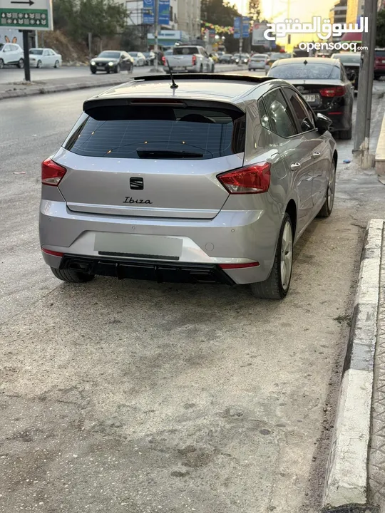 سيت ابيزا تومات مع فتحه