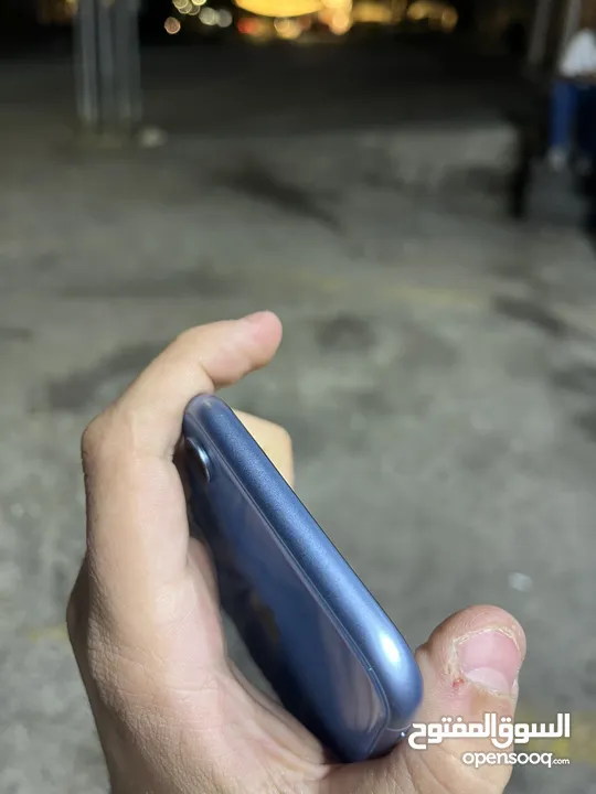 ‏IPhone XR وكالة مش مفتوح على الفحص بطارية 81 وكالة 64 جيجا للبيع