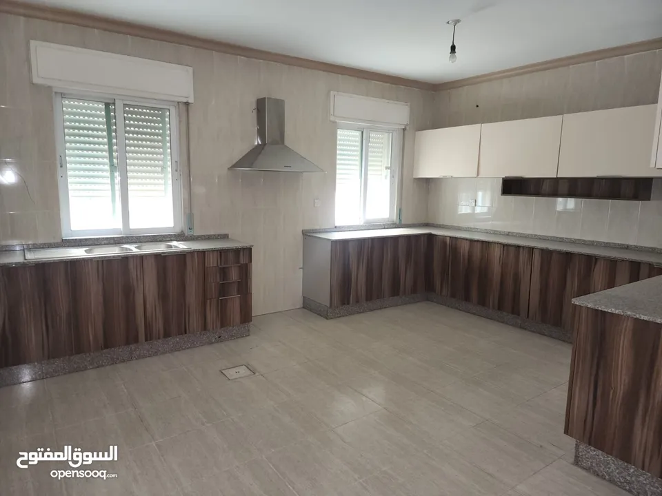 شقة للبيع في دير غبار - ref : 14420