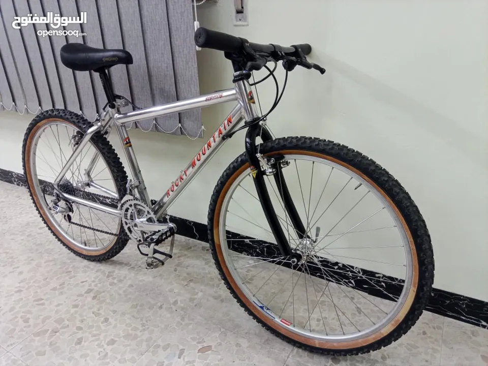 MEN'S MOUNTAIN BIKE BRAND ( ROCKY MOUNTAIN ) year 1991