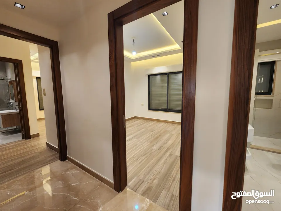 شقة فارغة للبيع في عبدون ref : 14391