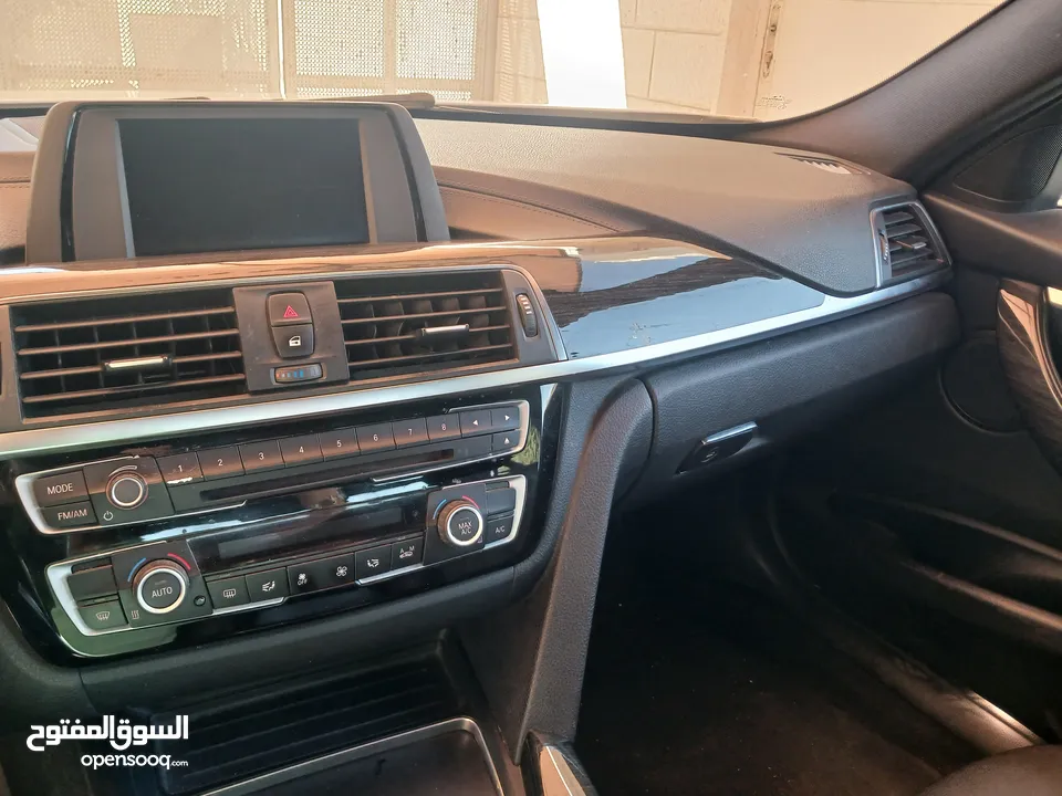 للبيع BMW 330e 2018 غير مجمركه تصلح للاعفاءات
