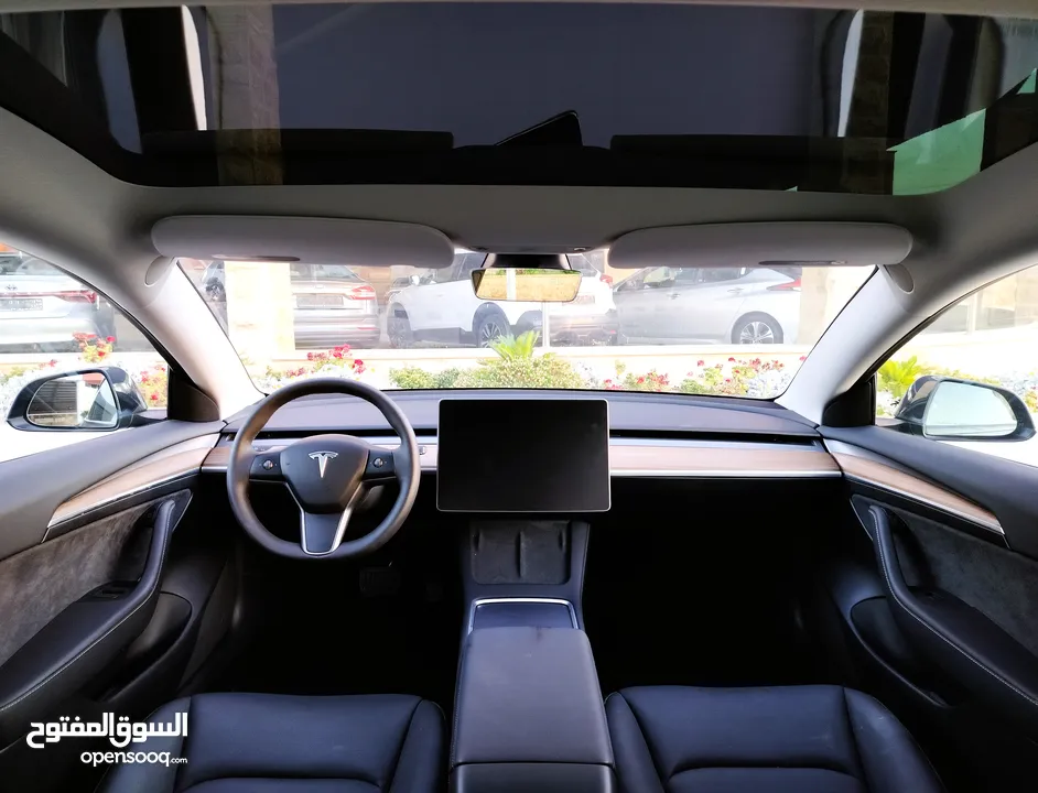 تيسلا 2023 MODEL 3 فحص كامل B+ auto score بحالة الوكالة لون فيراني مميز ممشى قليل بسعر لقطة ومحروووق