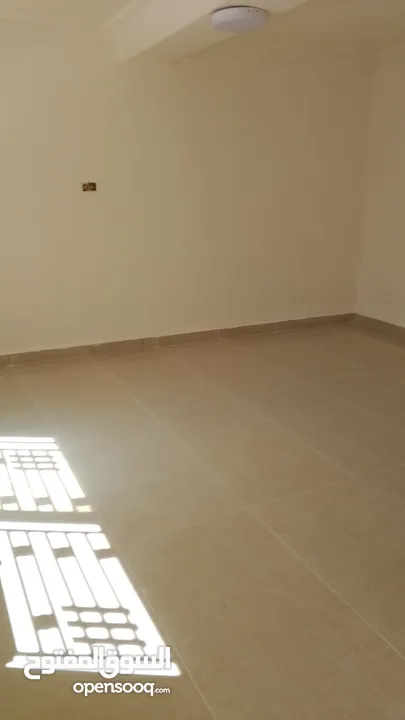 شقة فارغة للايجار في ضاحية الرشيد 2 نوم 280
