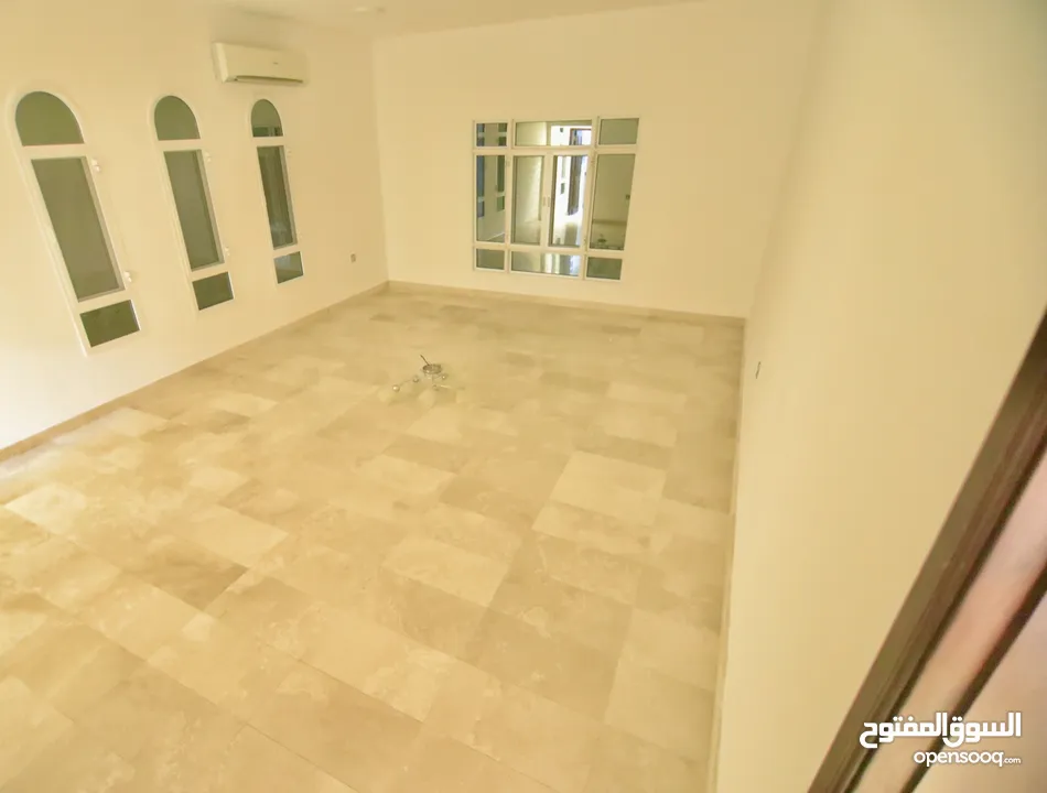 فيلا للايجار ي القرم خلف فندق رامي-7BHK Villa for rent in AL Qurum