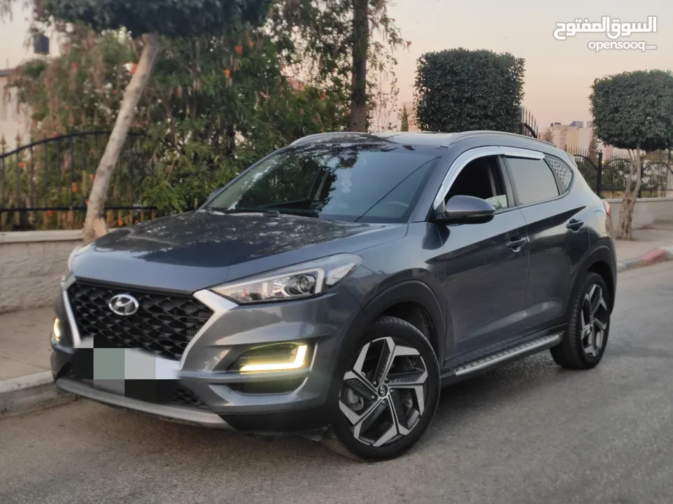 هونداي توسان فل ماعدا الفتحة عداد اصلي 83000كم للبيع بسعر مغري 96000شيكل
