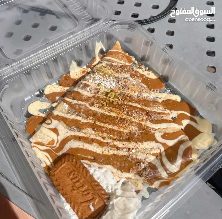 رشة سكر.. جاهز تعيش لحظات لذيذة؟ حضّرنا لك أحلى تشكيلة دونات طازجة وكريب طازج