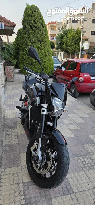 دراجة ابريليا 750 cc بحالة ممتازة 2016 ماشية 24000 فقط مالك ثاني صيانة دورية في الشركة 3200 دينار