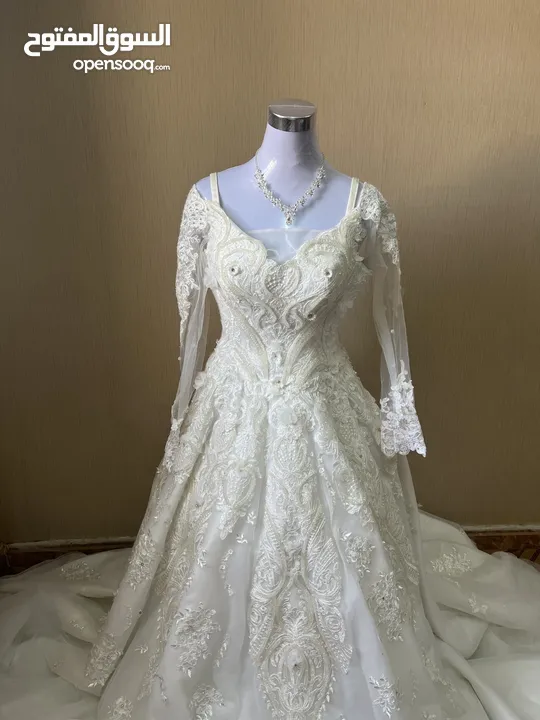 فستان زفاف عروس للإيجار