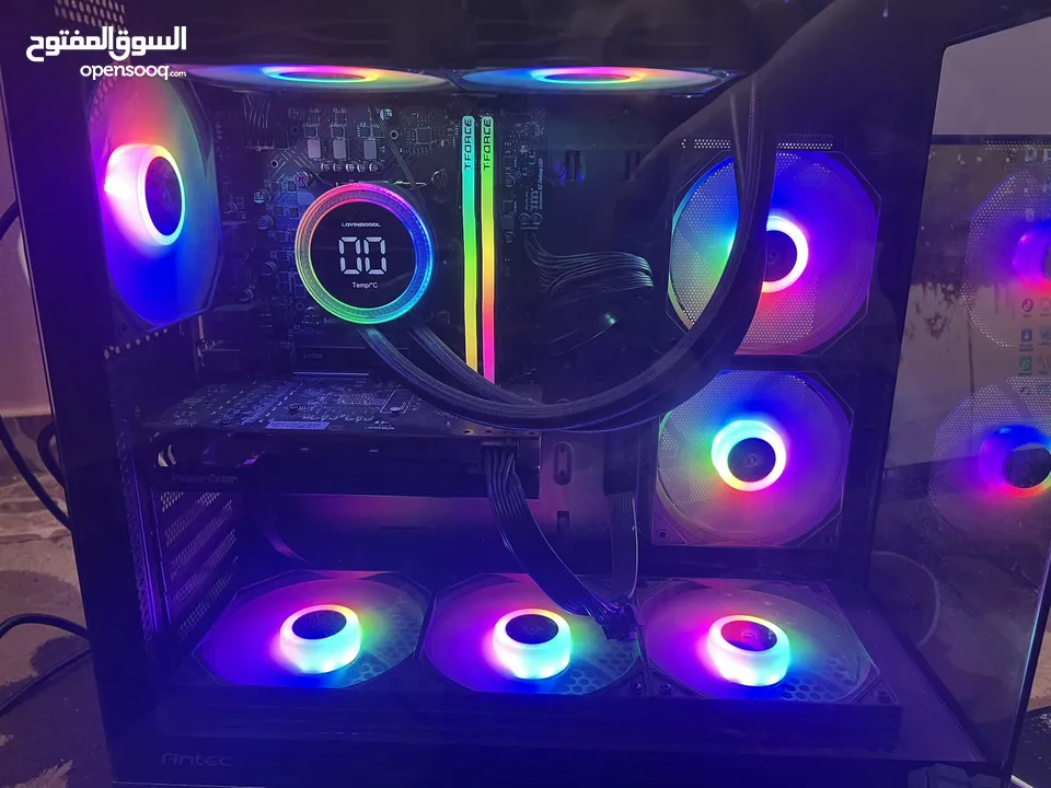 عرض على كمبيوتر جيمنج