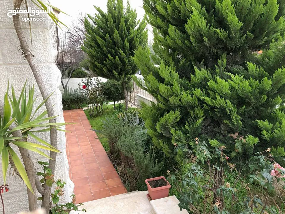 فيلا مستقلة للإيجار مفروشة بالكامل مكونه من 5 نوم