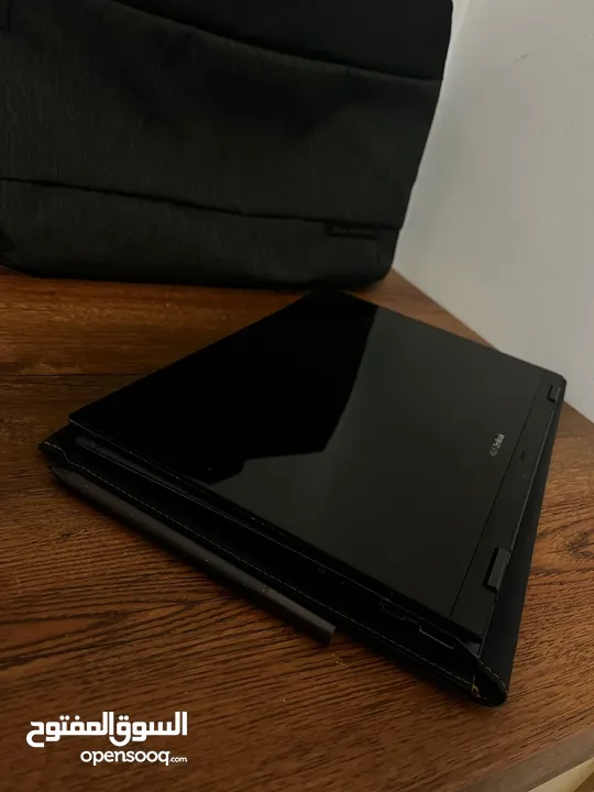 للبيع : asus zenbook - شاشة لمس - مساحة 1TB - انيق وخفيف