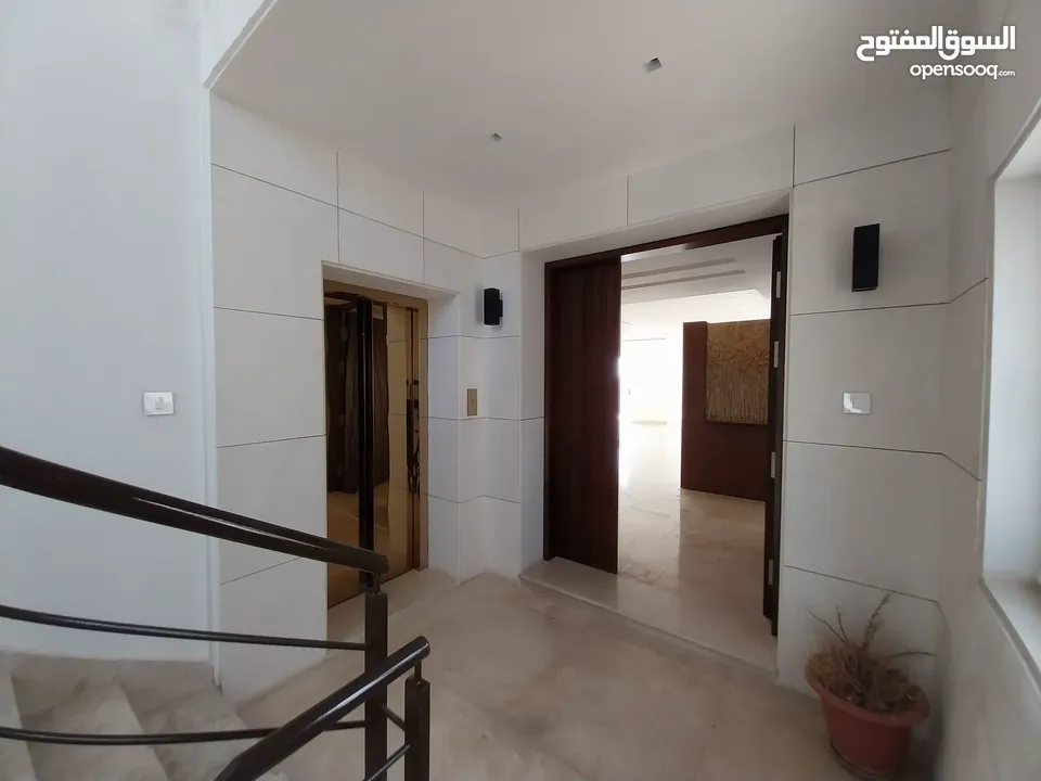 شقة غير مفروشة للإيجار 340م2 ( Property 17285 ) سنوي فقط