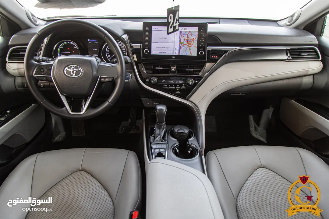 Toyota Camry Gle 2024  السيارة وارد و كفالة الشركة و قطعت 16,000 كيلو